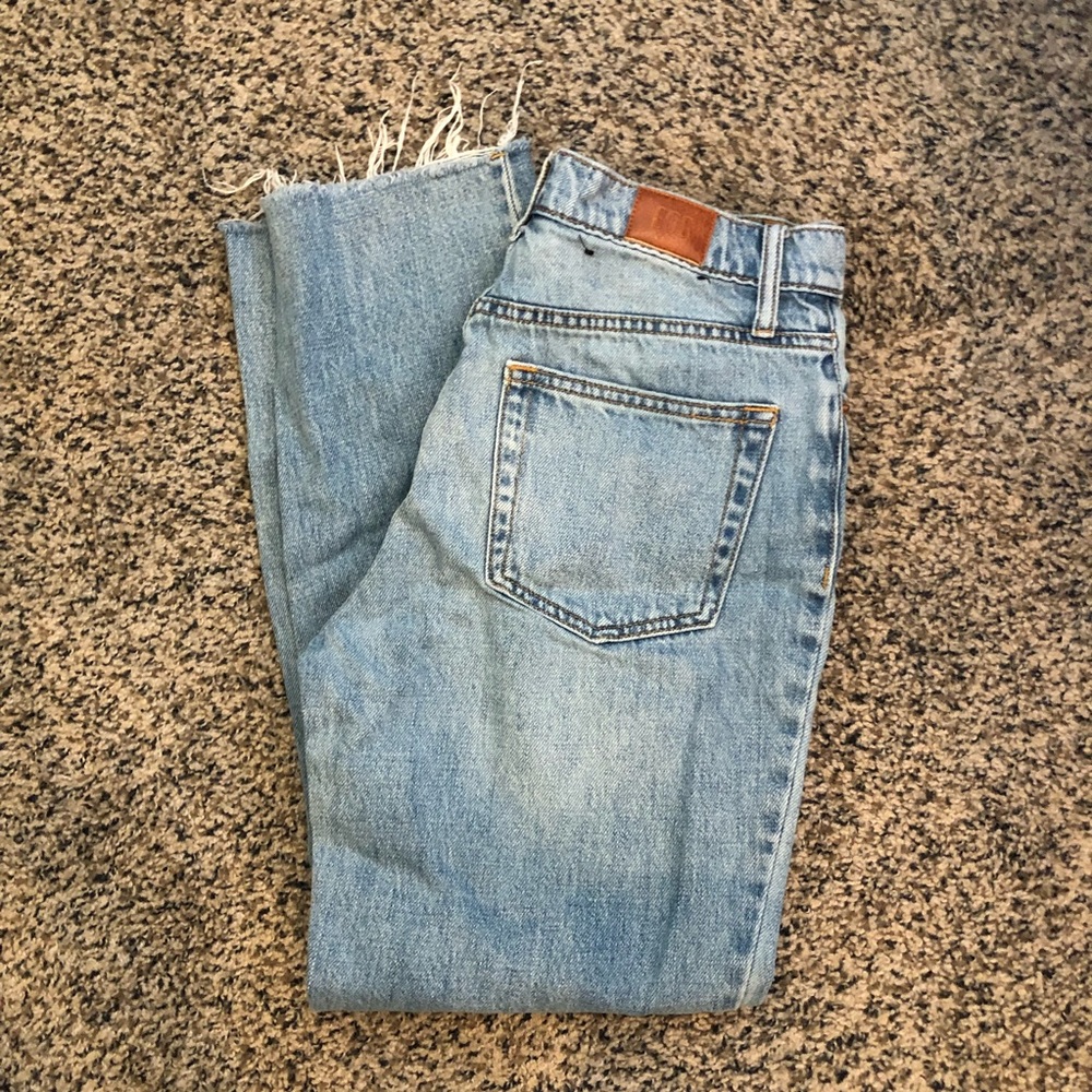 UO BDG Slim Straight Jeans. Size 26.